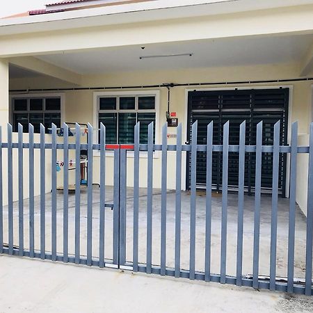 Louie Homestay Mersing Eksteriør billede